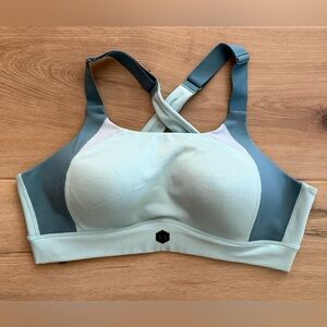 UnderArmour Blue Cross-Back Sports Bra Size 38C